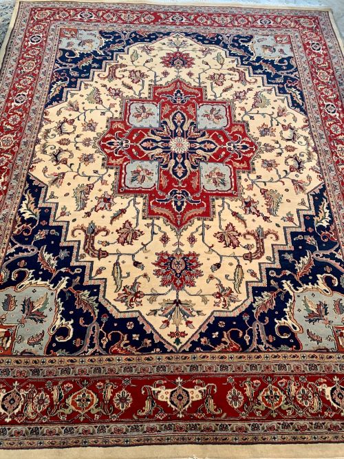 Heriz Fine Handmade Wool Rug