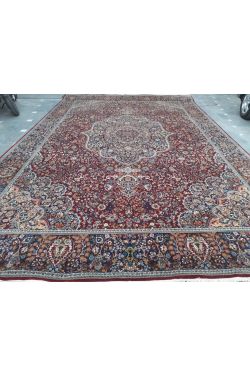 Fine Kashmir rug 