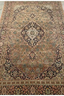 Kashmir rug 