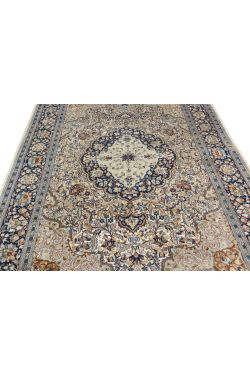 Open Medallion Kashan Woolen Rug