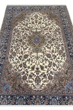 Handknotted Kashmiri Kashan Medallion Wool Carpet