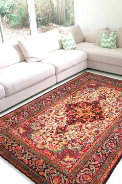 Kash-e-Kashan Handmade Woolen Carpet