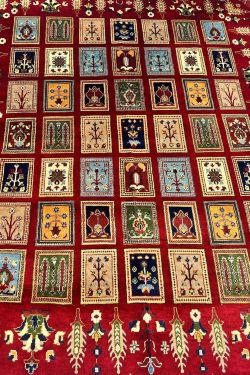 Laal Jaali Pattern Handknotted Afghan Carpet