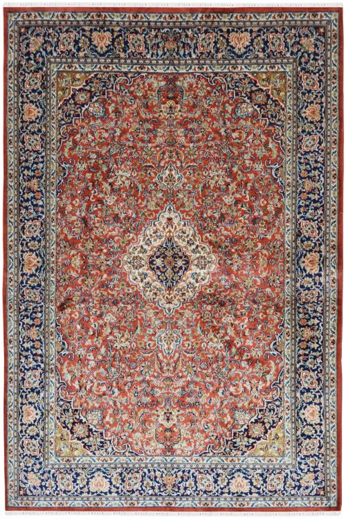 Ivory Diamond Medallion Silk Area Rug