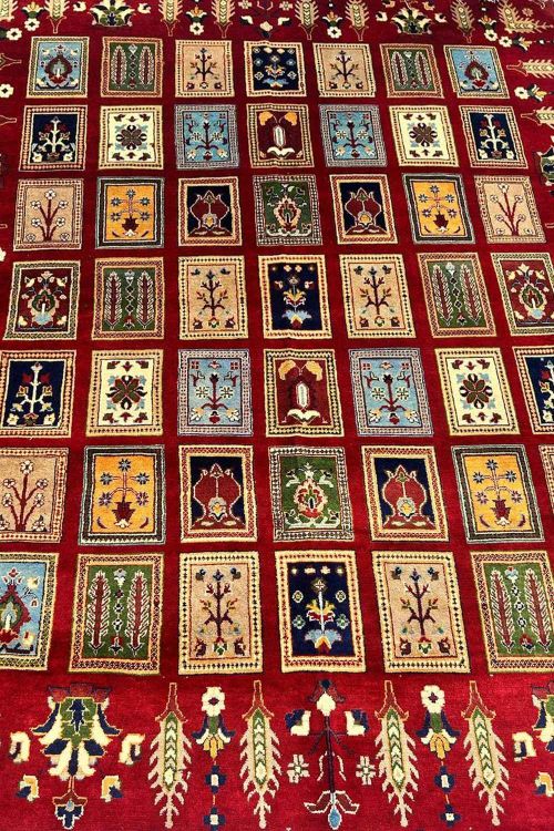 Laal Jaali Pattern Handknotted Afghan Carpet