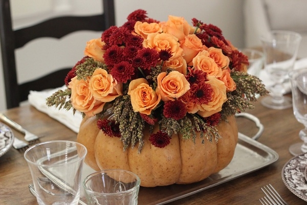 Centerpiece of thanksgiving dining table